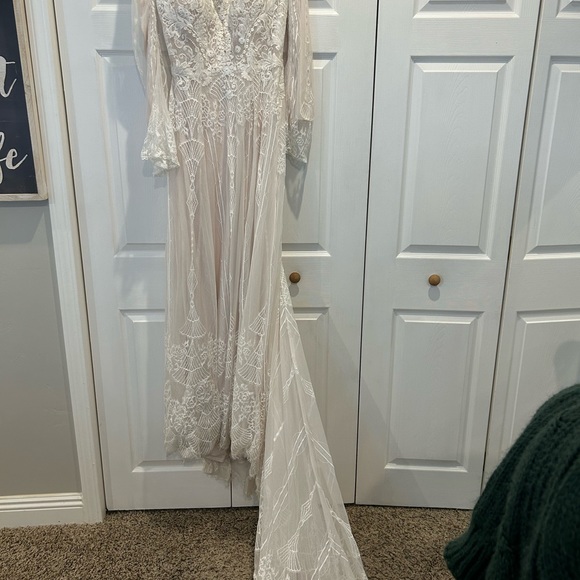 Bohemian style wedding dress. - Picture 6 of 7